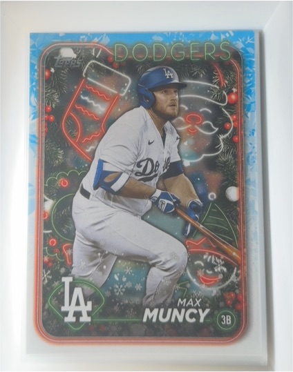 2024 Topps Holiday #H55 Max Muncy — front