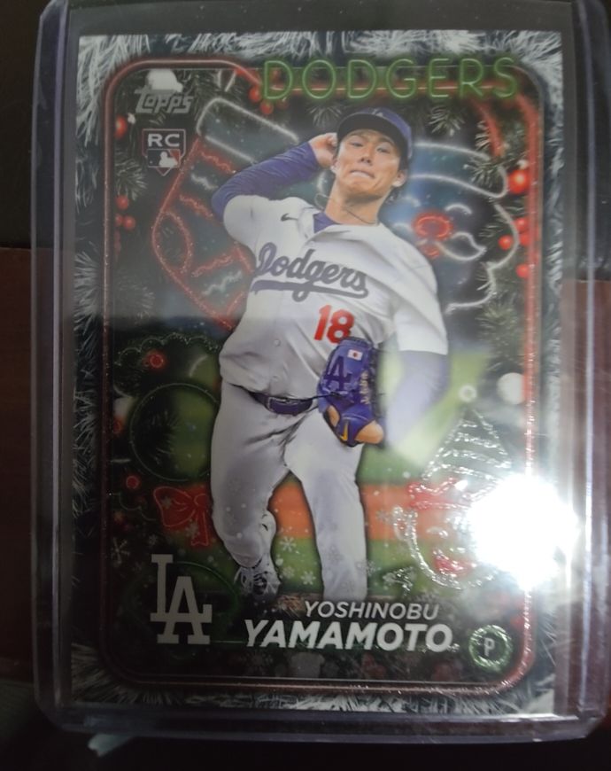 2024 Topps Holiday #H88 Yoshinobu Yamamoto — front