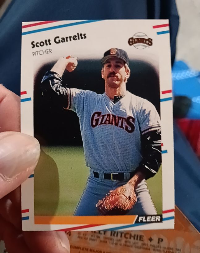 1988 Fleer #82 Scott Garrelts — front