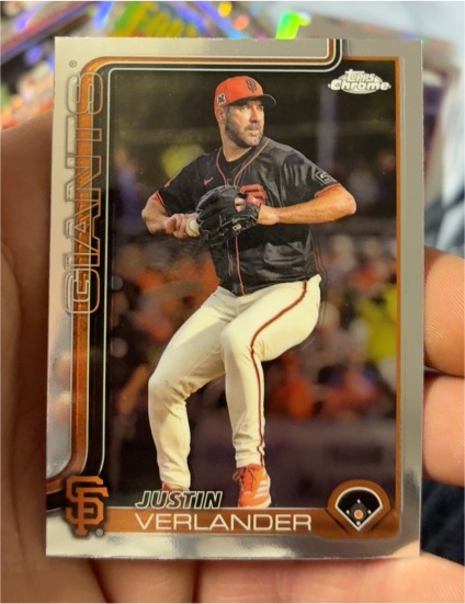 2025 Topps Chrome #242 Justin Verlander — front