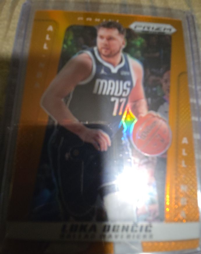 2024 Panini Prizm #77 Luka Doncic — front