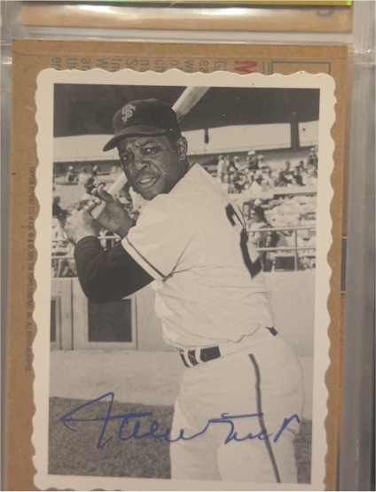 1969 Topps Deckle Edge #9 Willie Horton — front