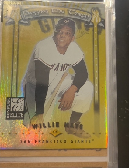2001 Donruss Elite Passing the Torch #PT-3 Willie Mays — front