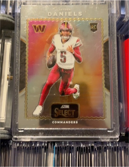 2024 Panini Select Score Select Throwback #16 Jayden Daniels — front