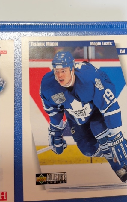 1995 Upper Deck Collector's Choice #19 Fredrik Modin — front