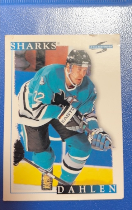 1995-96 Score #137 Ulf Dahlen — front