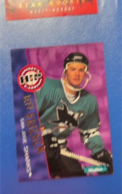 1995-96 SkyBox Impact #235 Jeff Friesen — front
