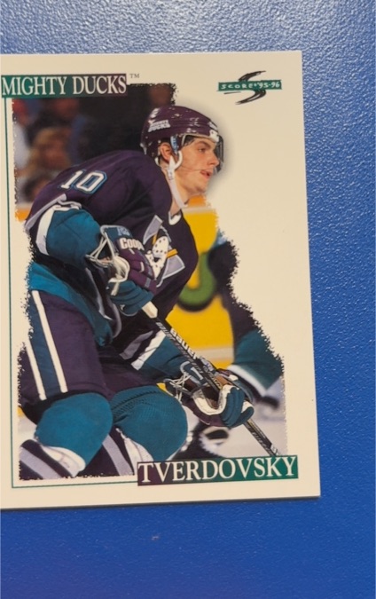1995-96 Score #16 Oleg Tverdovsky — front