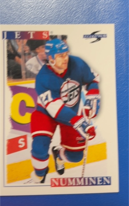 1995-96 Score #139 Teppo Numminen — front