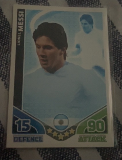 2010 Topps Match Attax #15 Lionel Messi — front