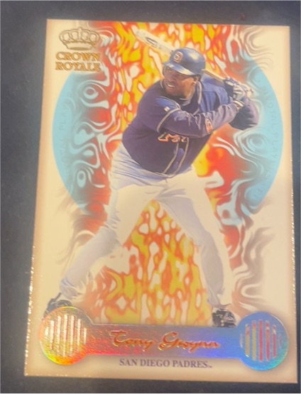 1999 Pacific Crown Royale Tony Gwynn — front