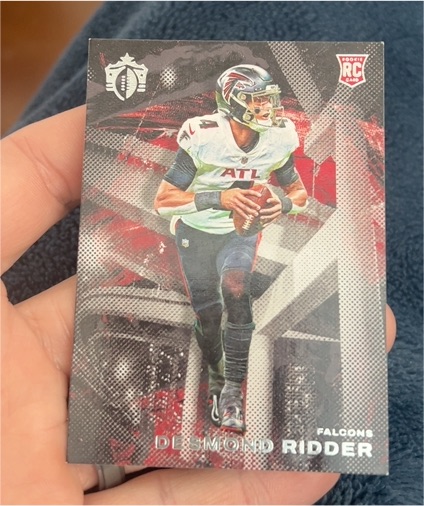 2022 Panini Chronicles Gridiron Kings #GK-4 Desmond Ridder — front