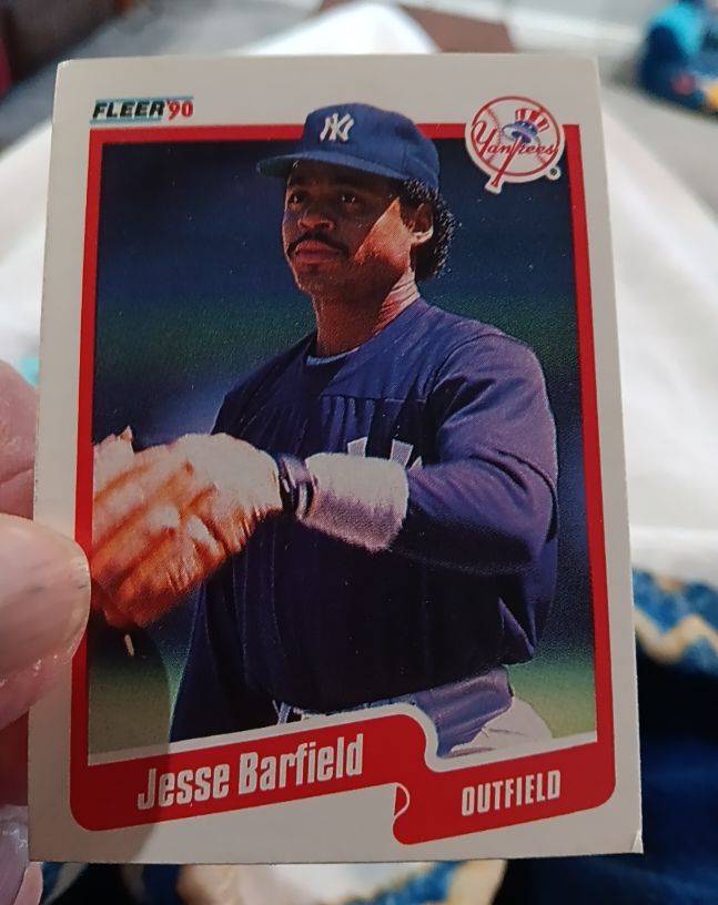 1990 Fleer #437 Jesse Barfield — front
