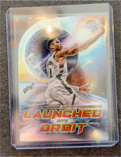 2023-24 Topps Cosmic Chrome #LIO-15 Giannis Antetokounmpo — front