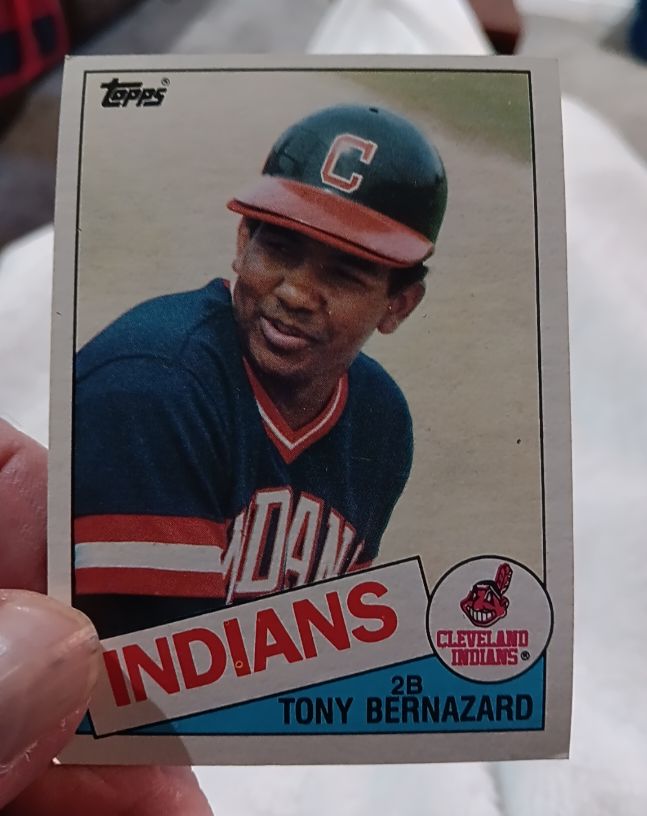 1985 Topps #533 Tony Bernazard — front