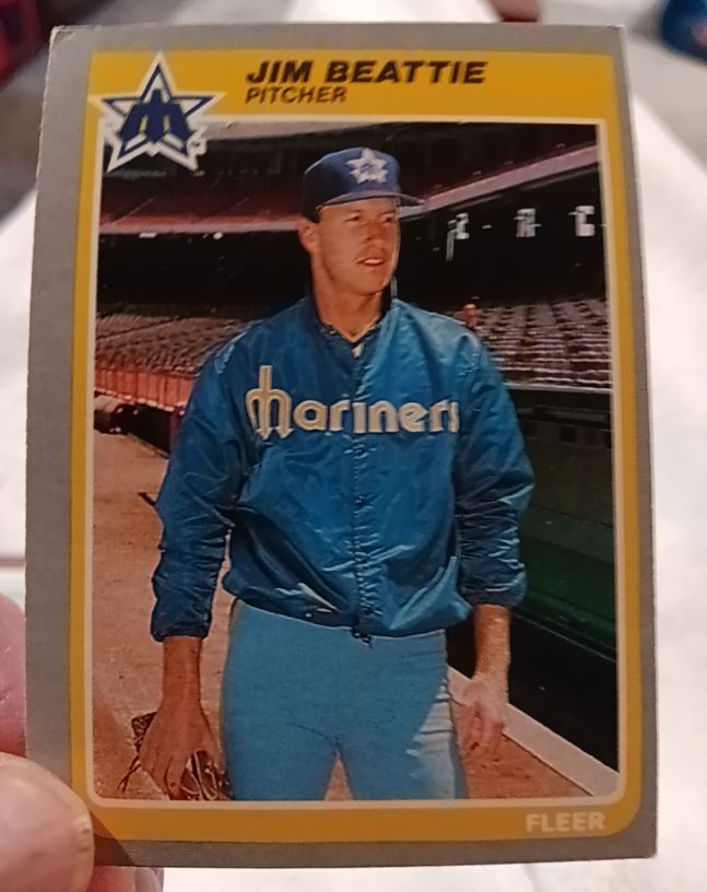 1985 Fleer #484 Jim Beattie — front