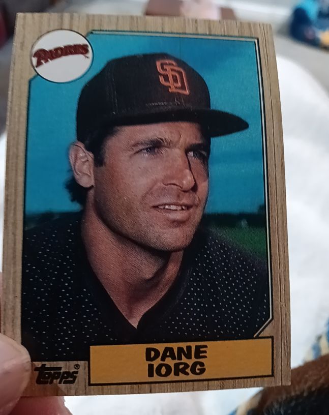 1987 Topps #690 Dane Iorg — front