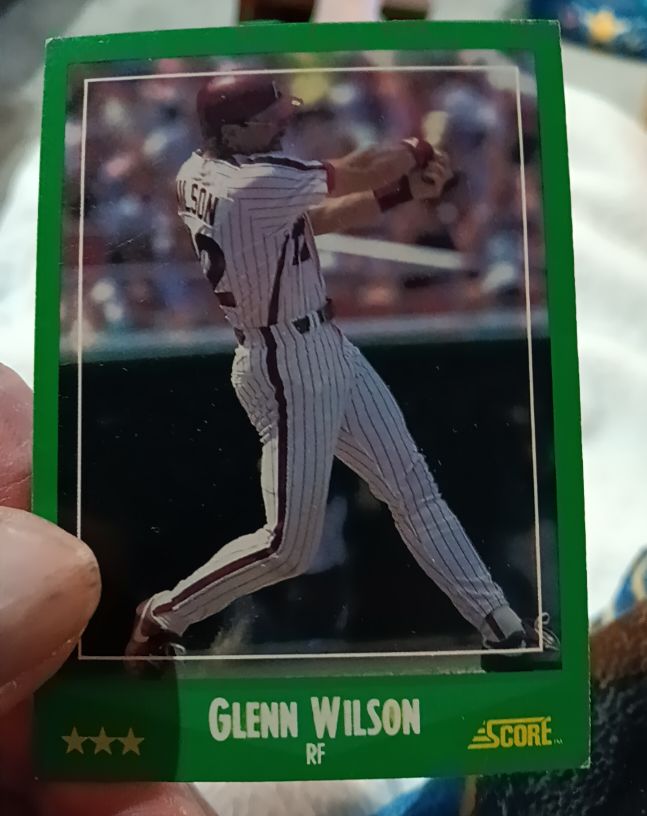 1988 Score #405 Glenn Wilson Philadelphia Phillies Baseball Card — front