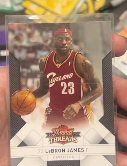 2009-10 Panini Threads #1 LeBron James — front
