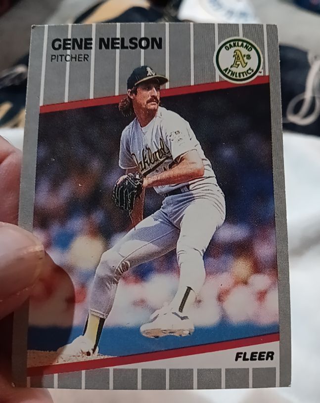 1989 Fleer #18 Gene Nelson Oakland Athletics — front