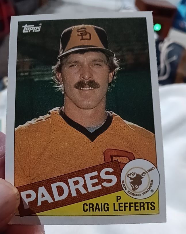 1985 Topps #608 Craig Lefferts — front
