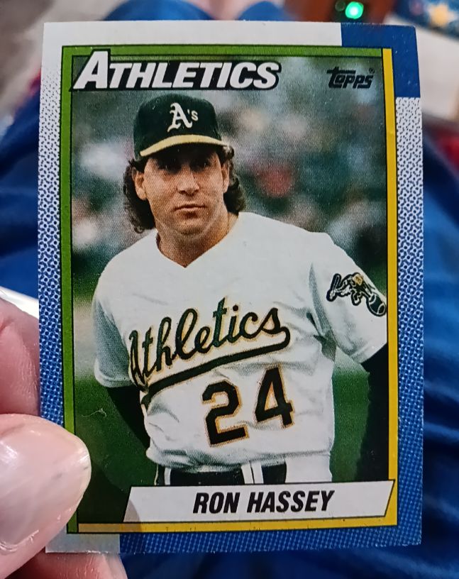 1990 Topps #527 Ron Hassey Oakland Athletics — front