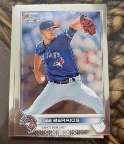 2022 Topps Chrome #104 Jose Berrios — front