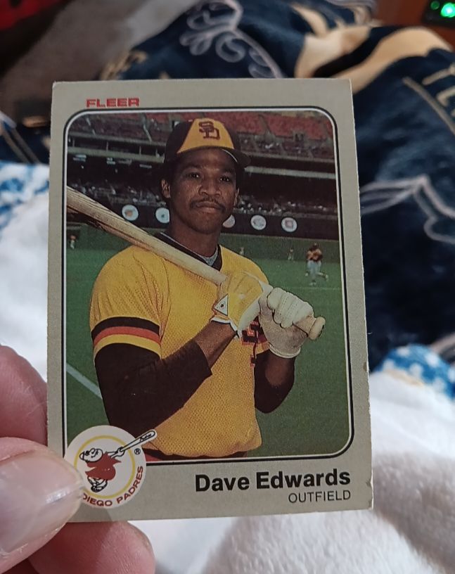 1983 Fleer #357 Dave Edwards — front