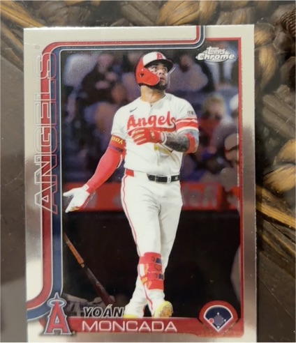 2025 Topps Chrome Update #USC22 Yoan Moncada — front