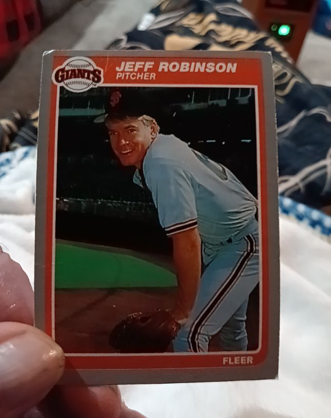 1985 Fleer #620 Jeff Robinson — front