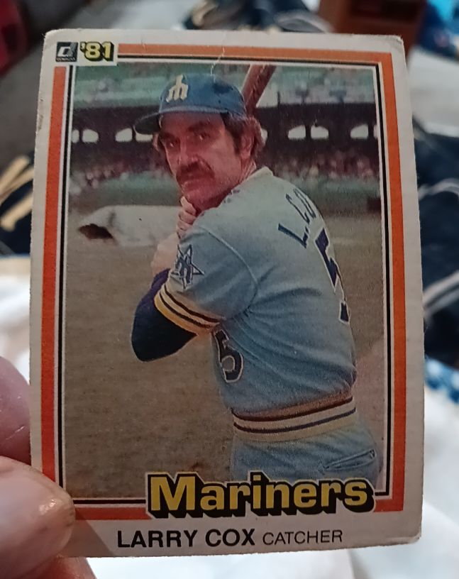 1981 Donruss #285 Larry Cox — front