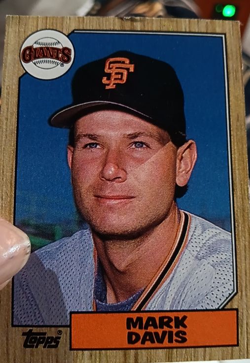 1987 Topps #21 Mark Davis — front