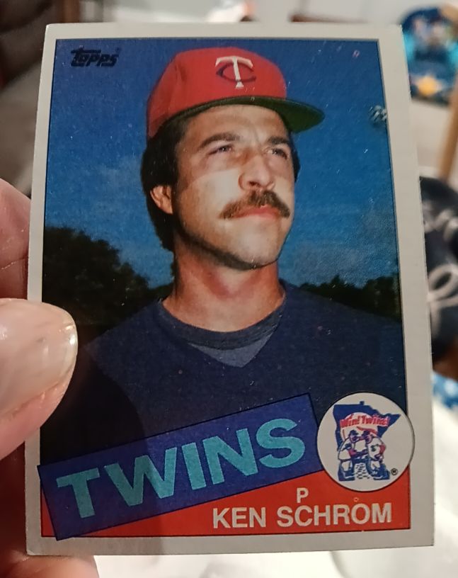 1985 Topps #161 Ken Schrom Minnesota Twins — front