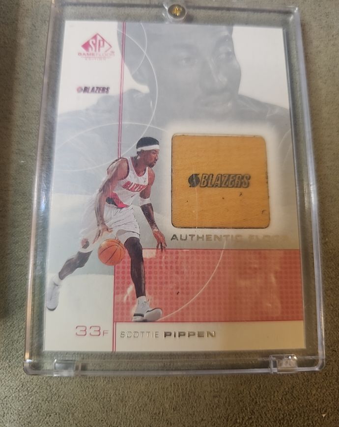2000-01 SP Game Floor Authentic Floor #33F Scottie Pippen — front