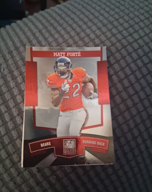 2010 Donruss Elite Matt Forte — front