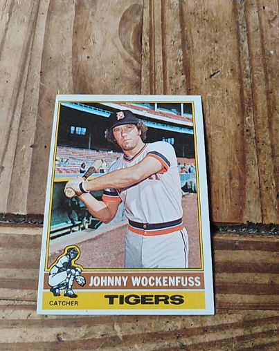 1976 Topps #13 Johnny Wockenfuss — front