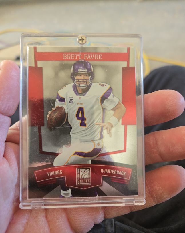 2003 Donruss Elite Brett Favre Minnesota Vikings — front