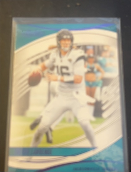 2025 Panini Absolute #11 Justin Herbert — front