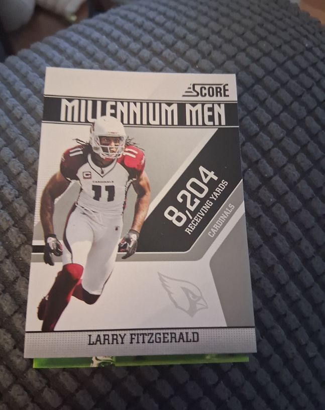 2011 Score Millennium Men #12 Larry Fitzgerald — front