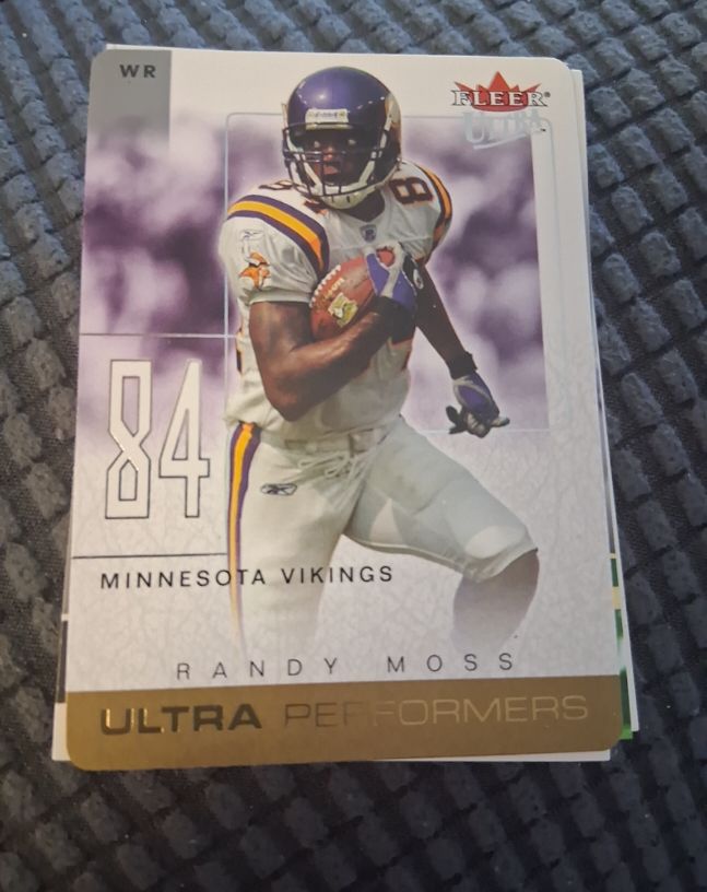 2004 Fleer Ultra Performers #5UP Randy Moss — front