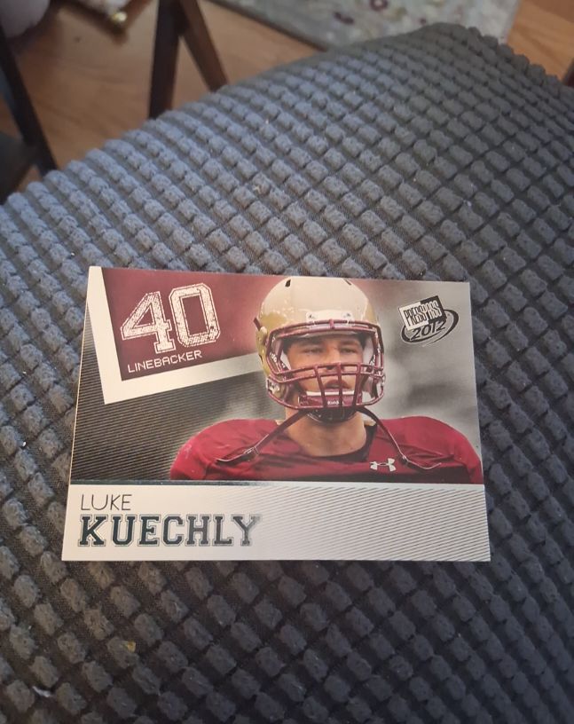 2012 Press Pass #27 Luke Kuechly — front