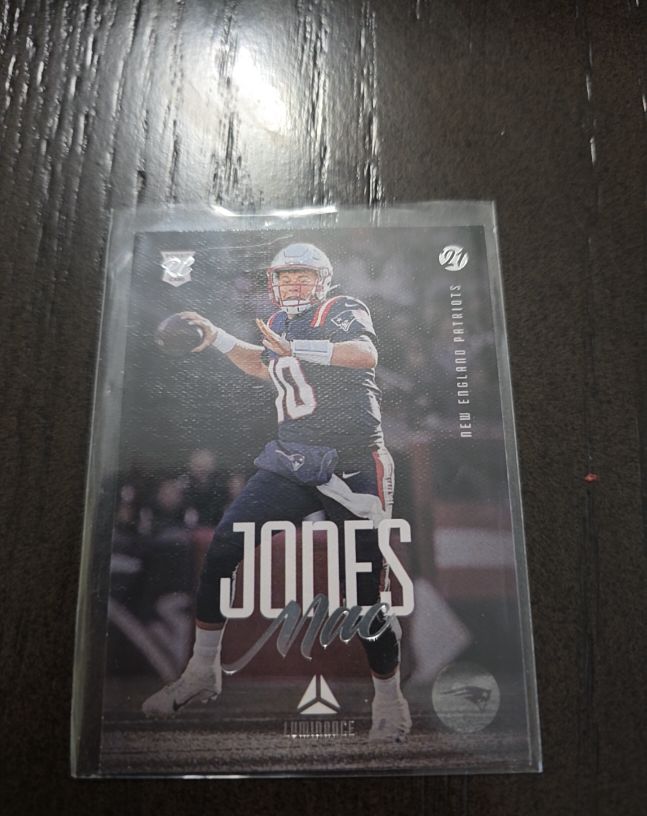 2021 Panini Chronicles Luminance Update #205 Mac Jones Patriots — front