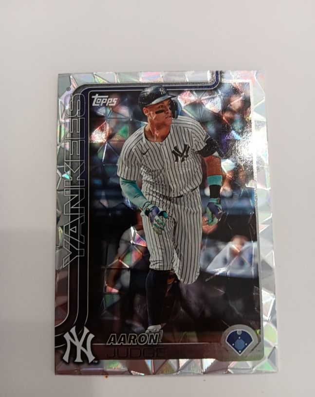 2025 Topps Series 1 #300 Aaron Judge — front