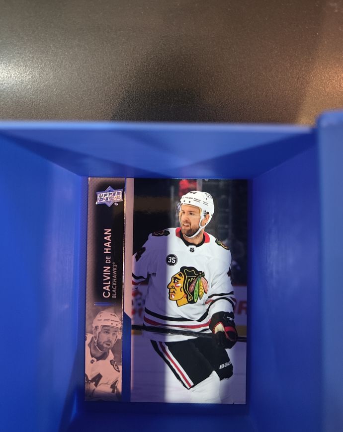 2021-22 Upper Deck #417 Calvin de Haan — front