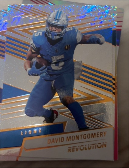 2025 Panini Revolution #105 David Montgomery — front