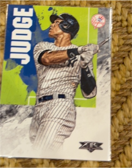 2019 Topps Fire #122 Aaron Judge — front
