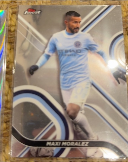 2022 Topps Finest MLS #62 Maxi Moralez — front