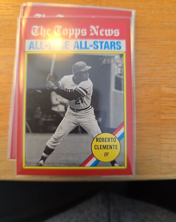 2025 Topps Heritage #345 Roberto Clemente — front