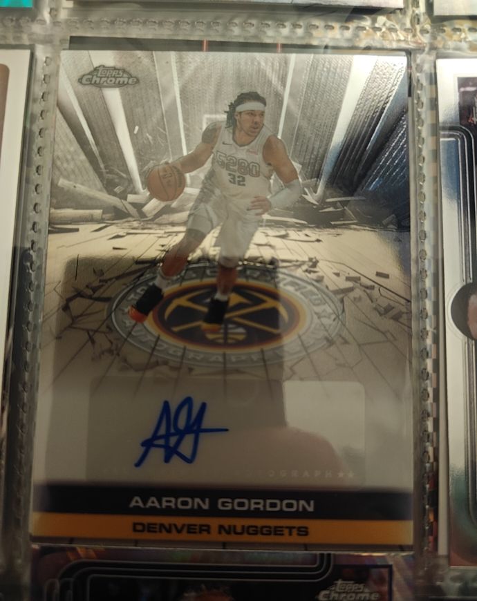 2025-26 Topps Chrome Autograph Issue #TAU-AG Aaron Gordon — front