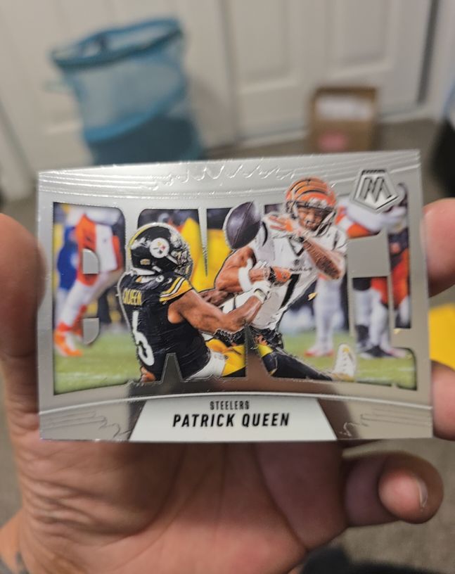 2025 Panini Mosaic Bang! #12 Patrick Queen — front